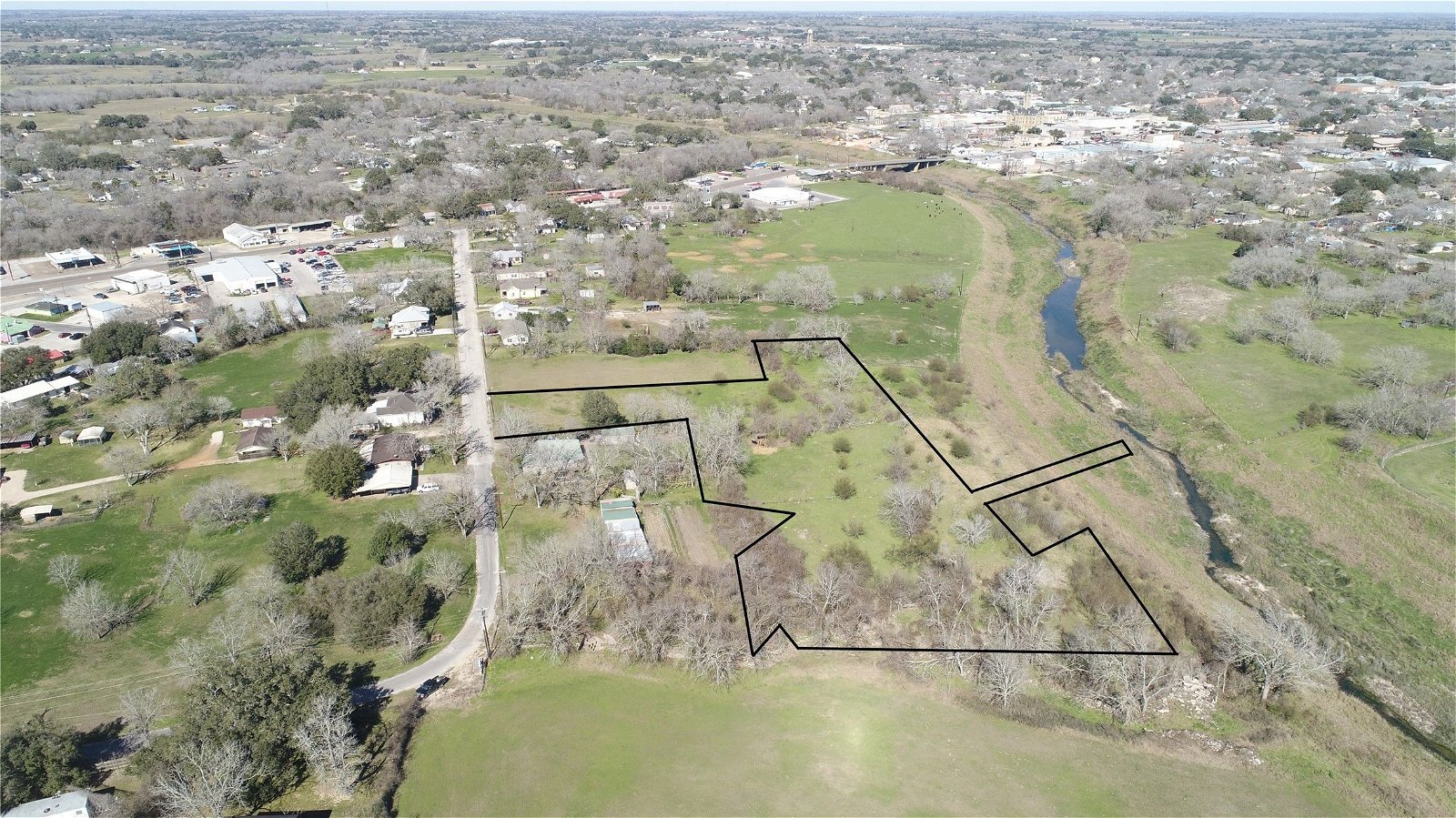 Real estate property located at 213 Mulberry, Lavaca, Hallettsville, TX, US