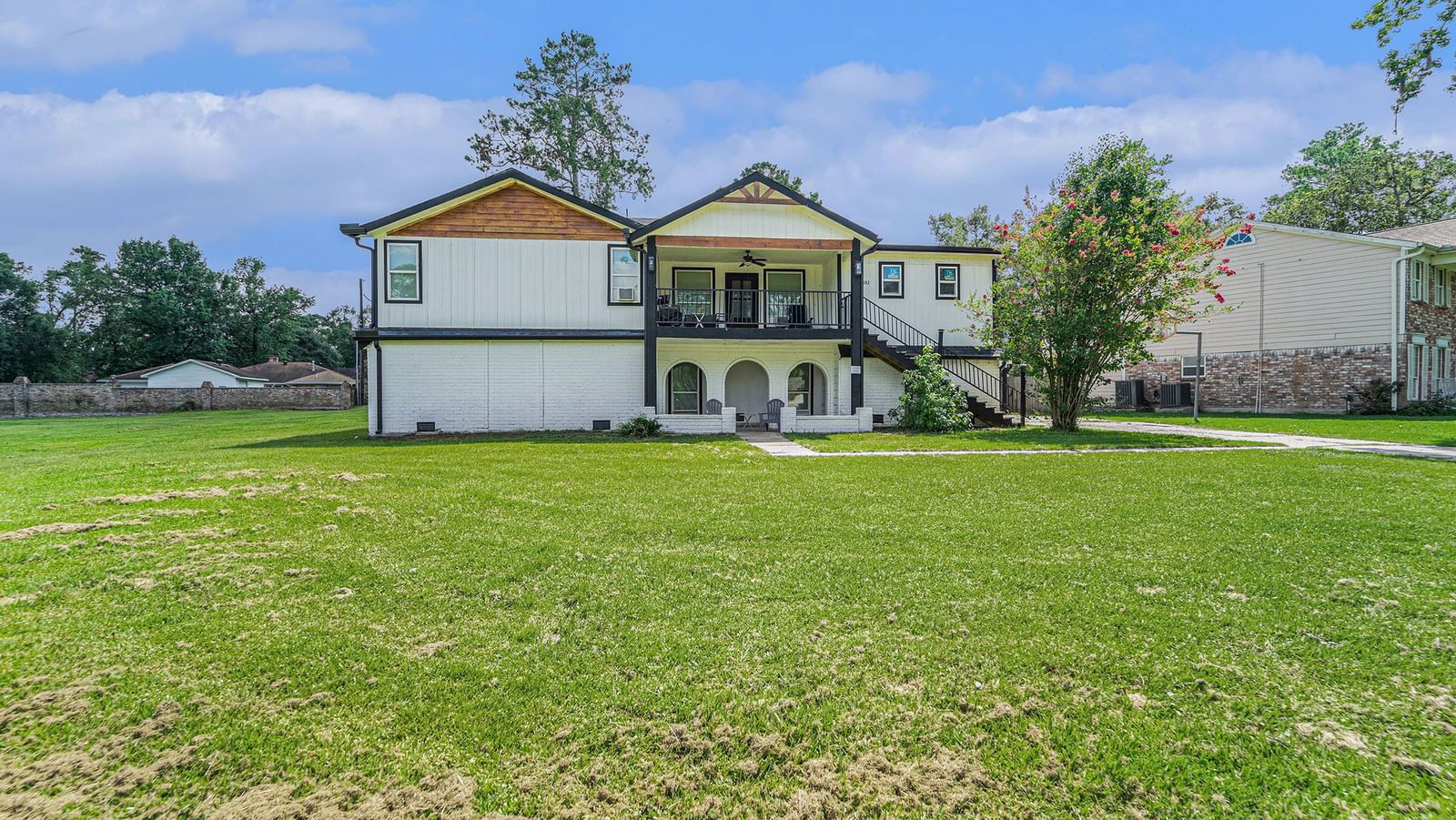 Real estate property located at 302 Brook Hollow, Montgomery, Riverbrook-Forest Hls Square, Conroe, TX, US