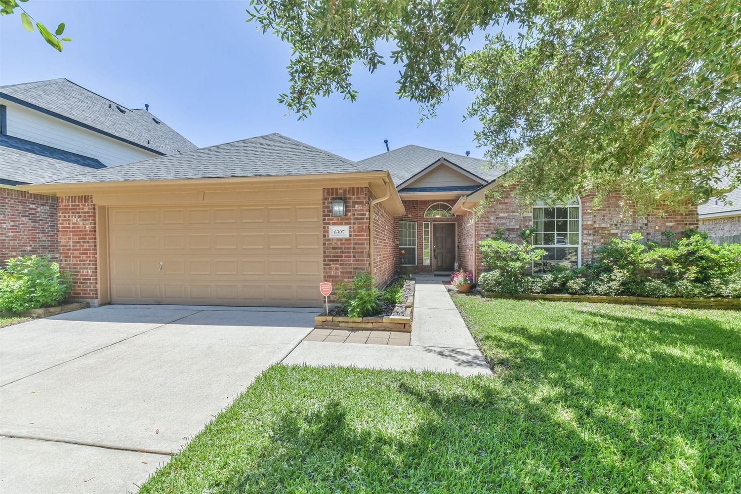Real estate property located at 6307 Crystal Forest, Harris, Pine Lakes Sec 01, Katy, TX, US