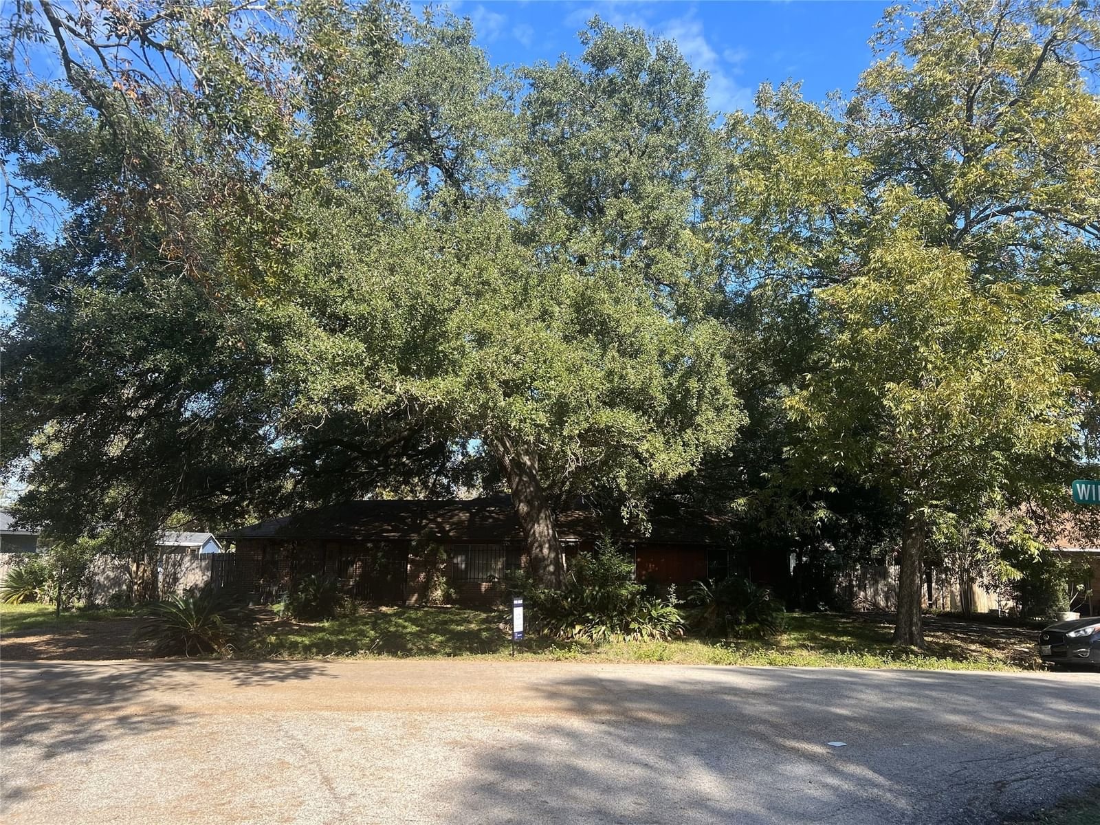Real estate property located at 9406 Willowview, Harris, Spring Branch Oaks Sec 04, Houston, TX, US