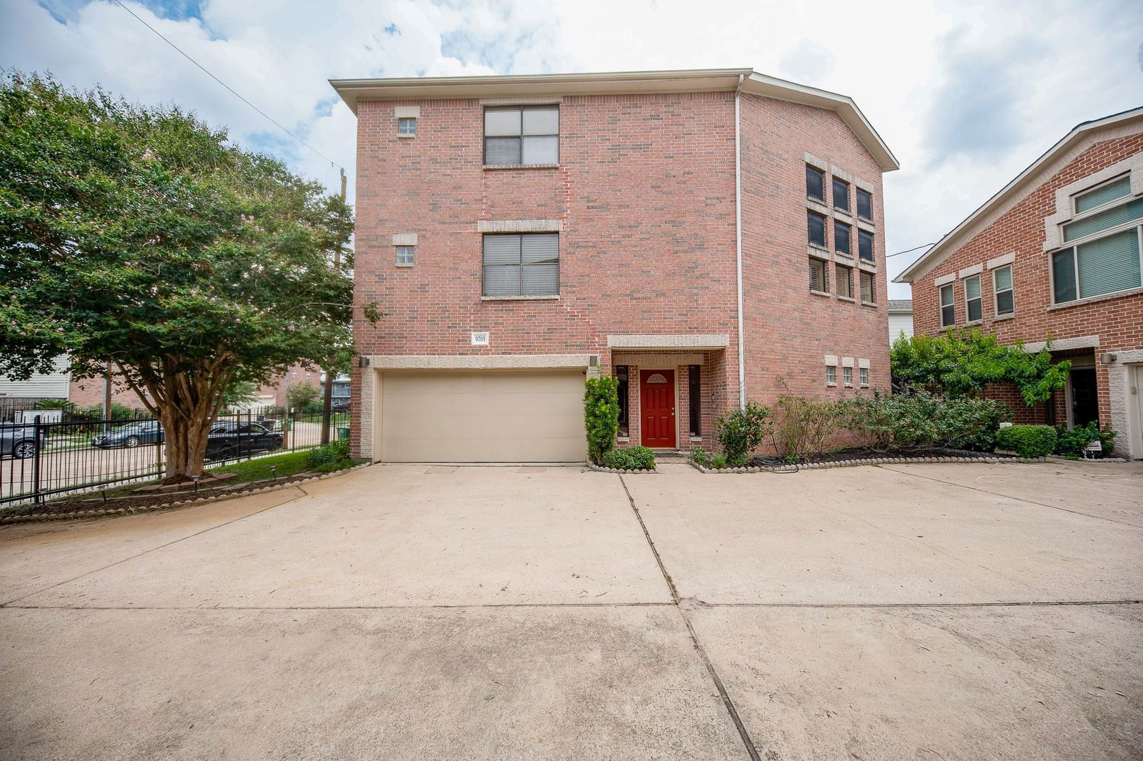 Real estate property located at 9705 Marlive, Harris, Contemporary Plaza, Houston, TX, US