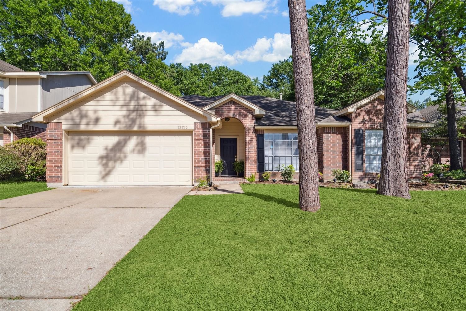 Real estate property located at 18710 Timber Way, Harris, Atascocita South, Humble, TX, US