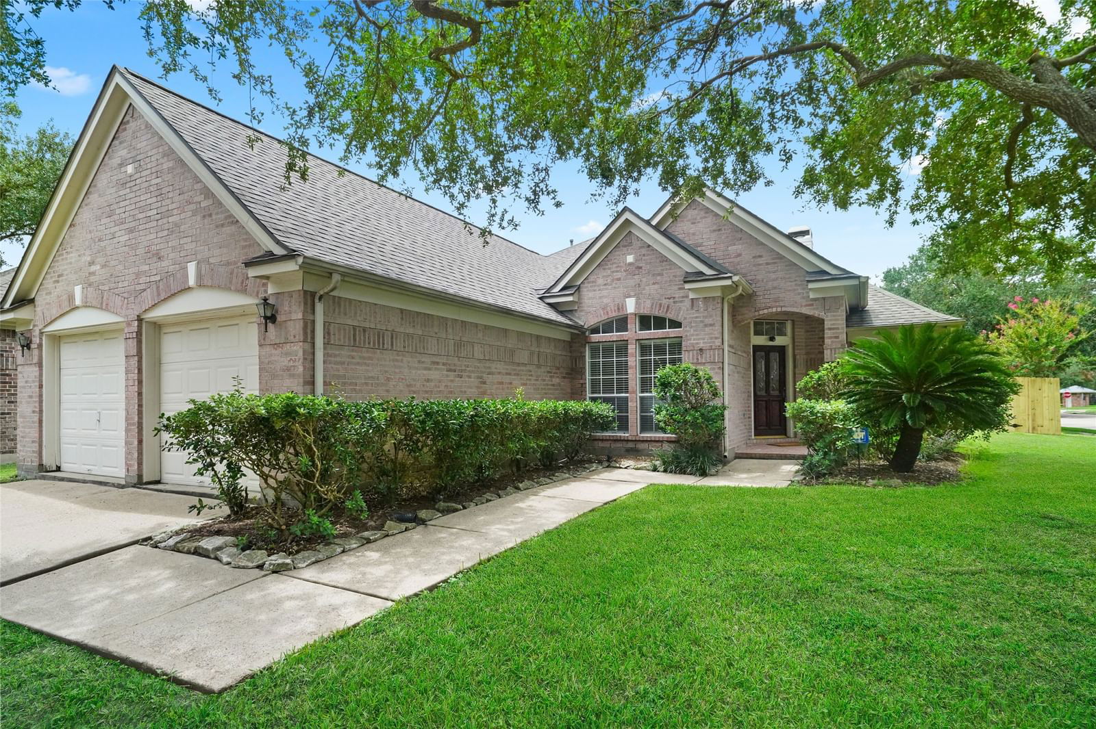 Real estate property located at 3302 Shadowfern, Harris, Shadowlake Sec 03 R/P & Amd, Houston, TX, US
