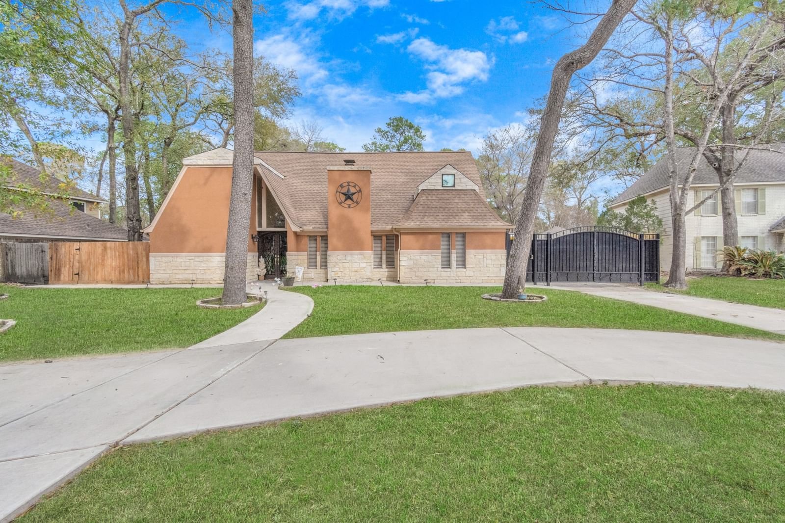 Real estate property located at 15310 Poplar Grove Dr, Harris, Oak Creek Village Sec 3, Houston, TX, US