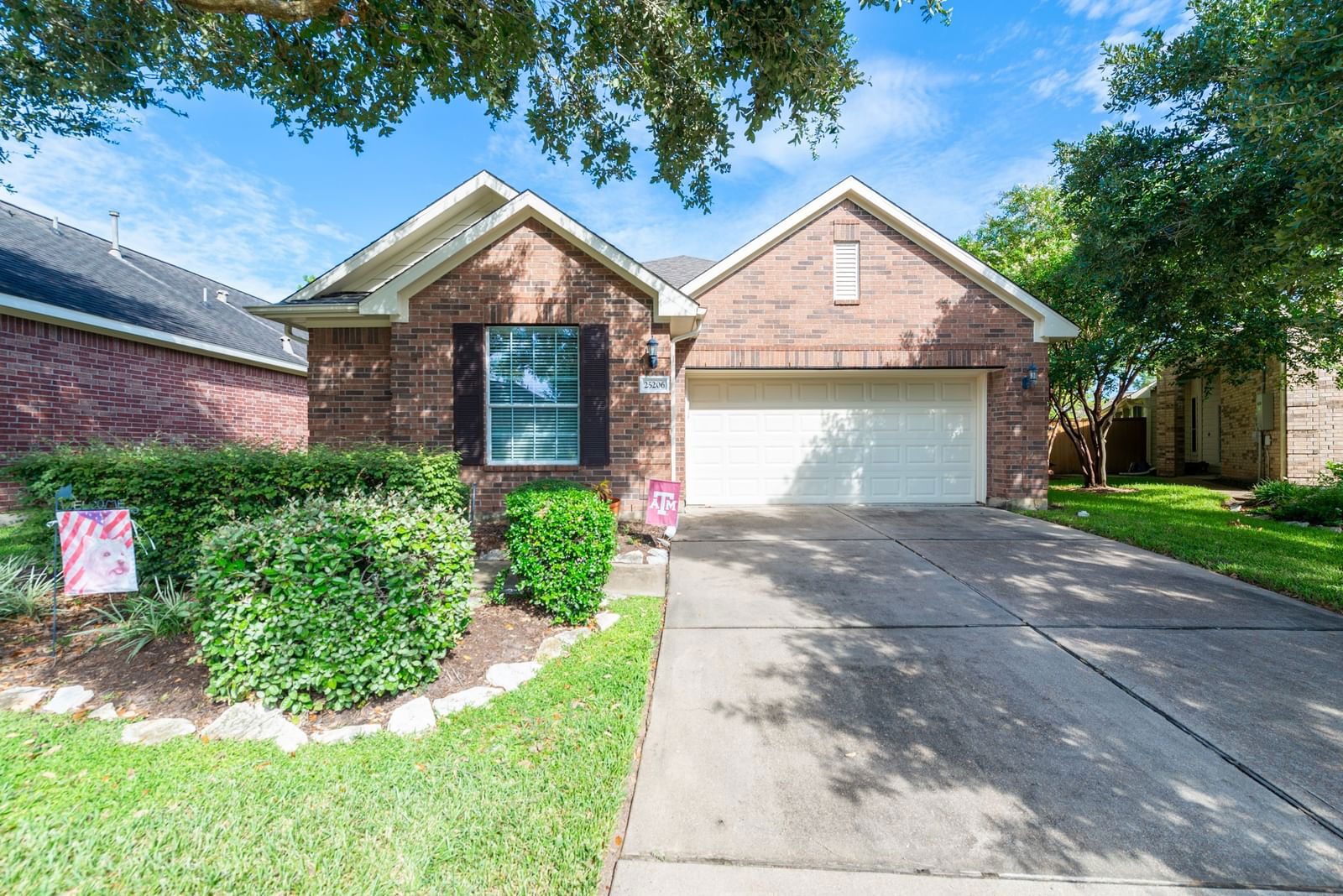 Real estate property located at 25206 Glen Holly, Fort Bend, Heritage Grand, Katy, TX, US