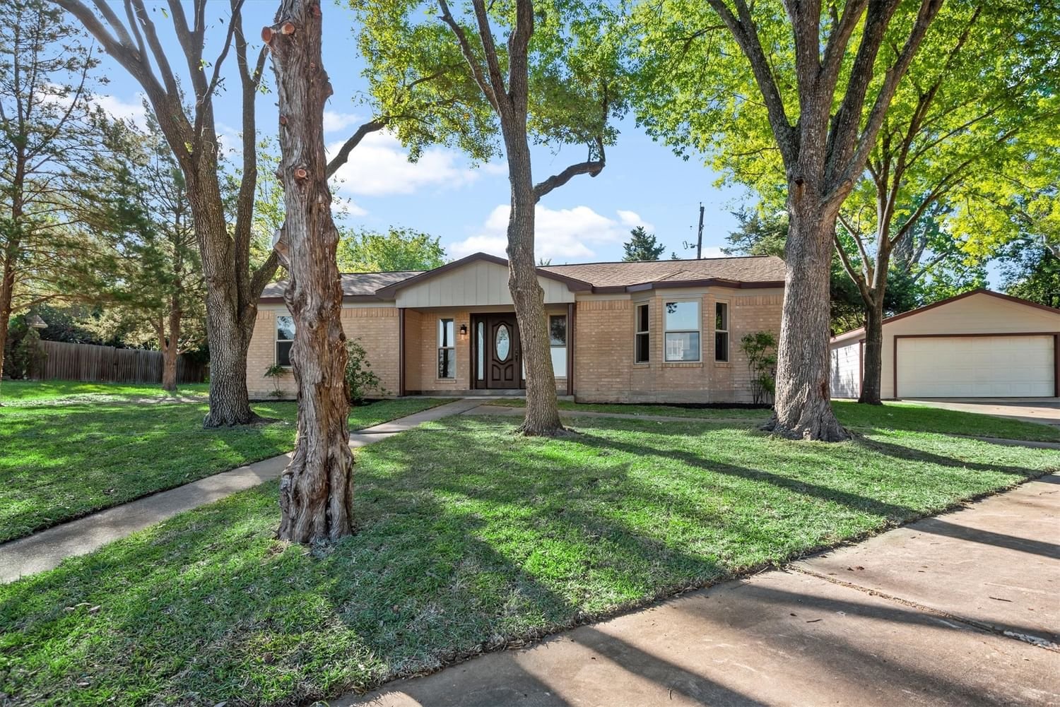 Real estate property located at 1806 Kevin, Grimes, Cedar Brook Sec 1, Navasota, TX, US