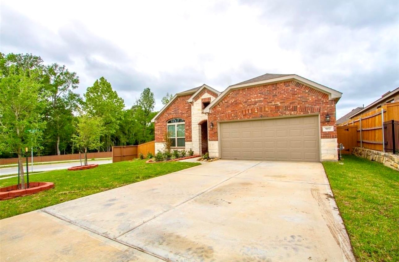 Real estate property located at 907 Golden Willow, Montgomery, Wedgewood Forest, Conroe, TX, US