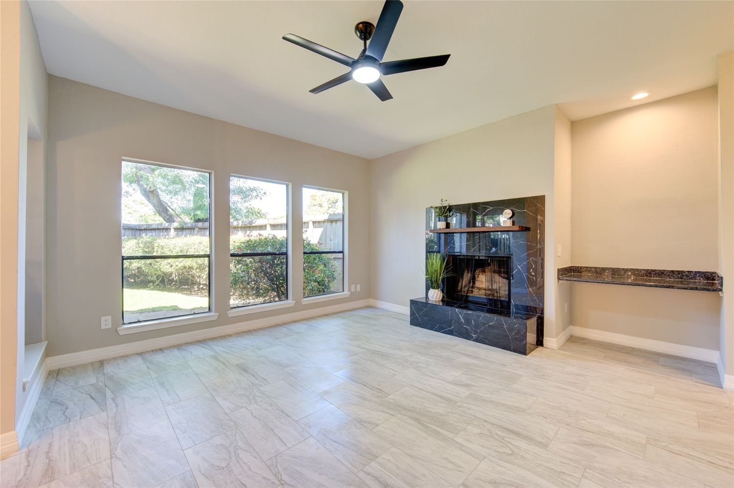 Real estate property located at 9009 Richmond #400, Harris, Woodbridge Crossing Condo, Houston, TX, US