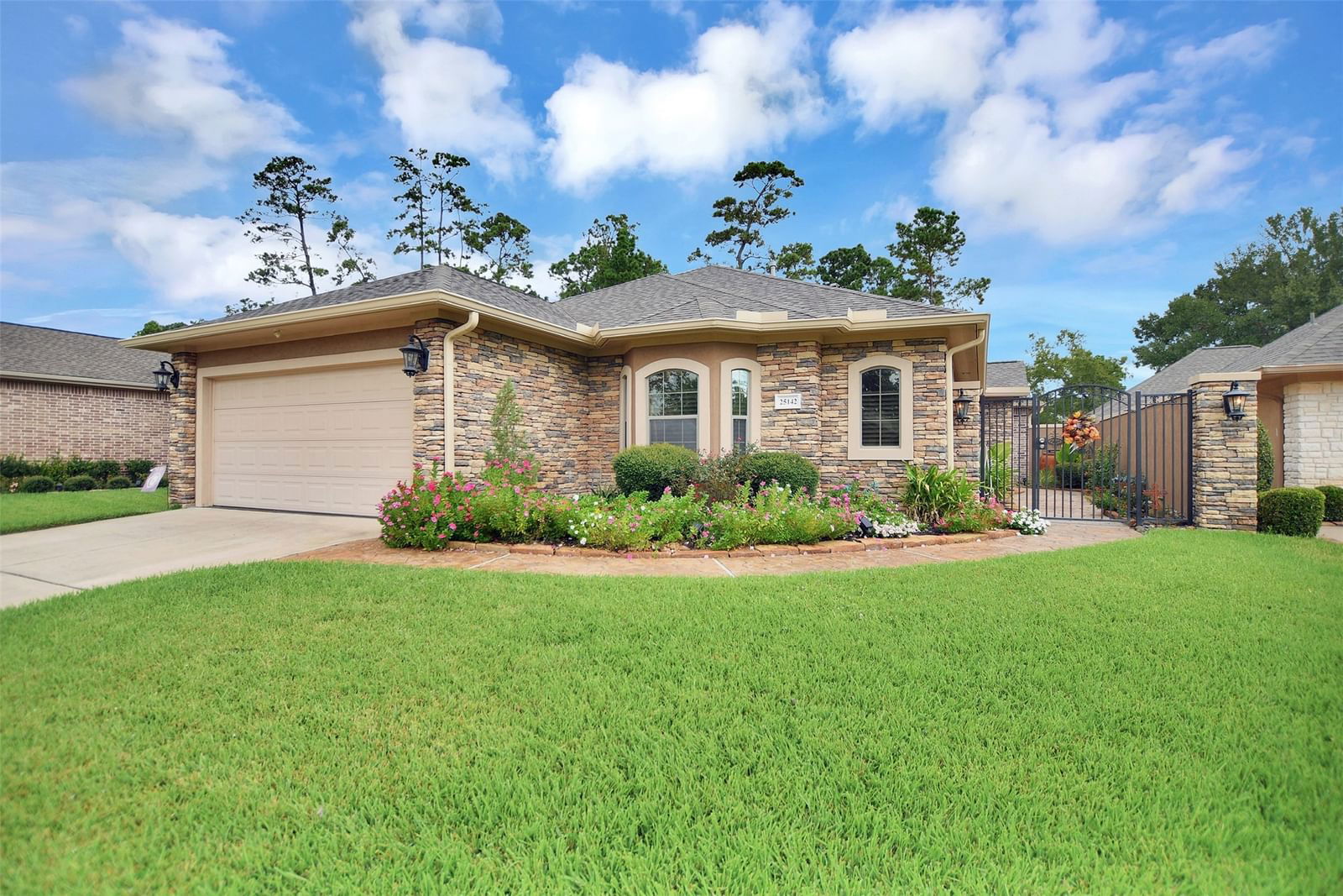 Real estate property located at 25142 Arcane, Harris, Courts At Auburn Lakes, Spring, TX, US