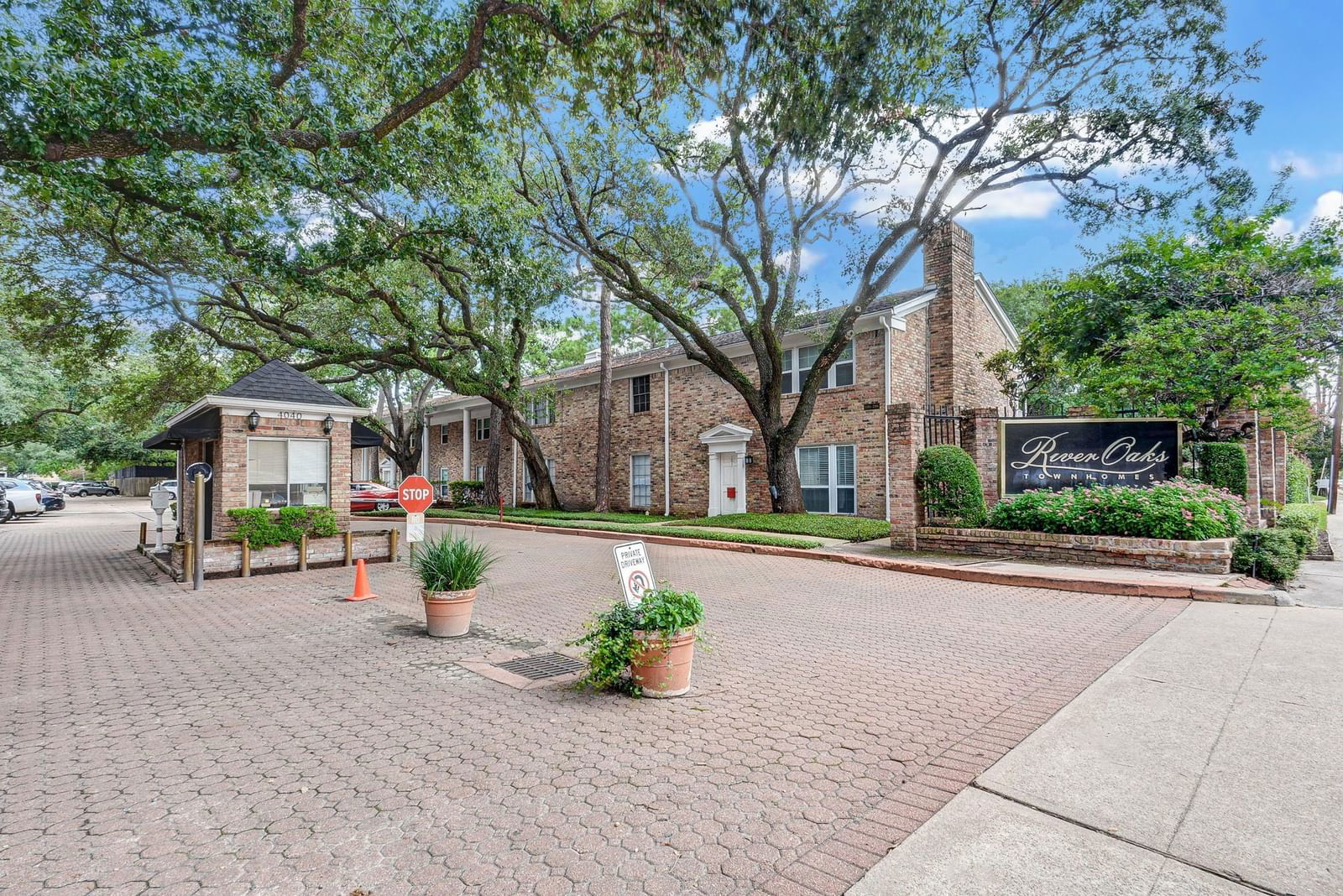 Real estate property located at 4040 San Felipe #242, Harris, River Oaks T/H Condo, Houston, TX, US