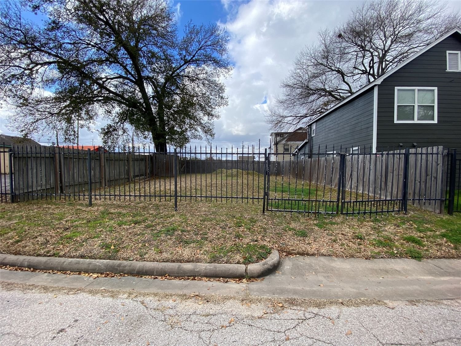 Real estate property located at 0 Mcewen, Harris, Irvington, Houston, TX, US