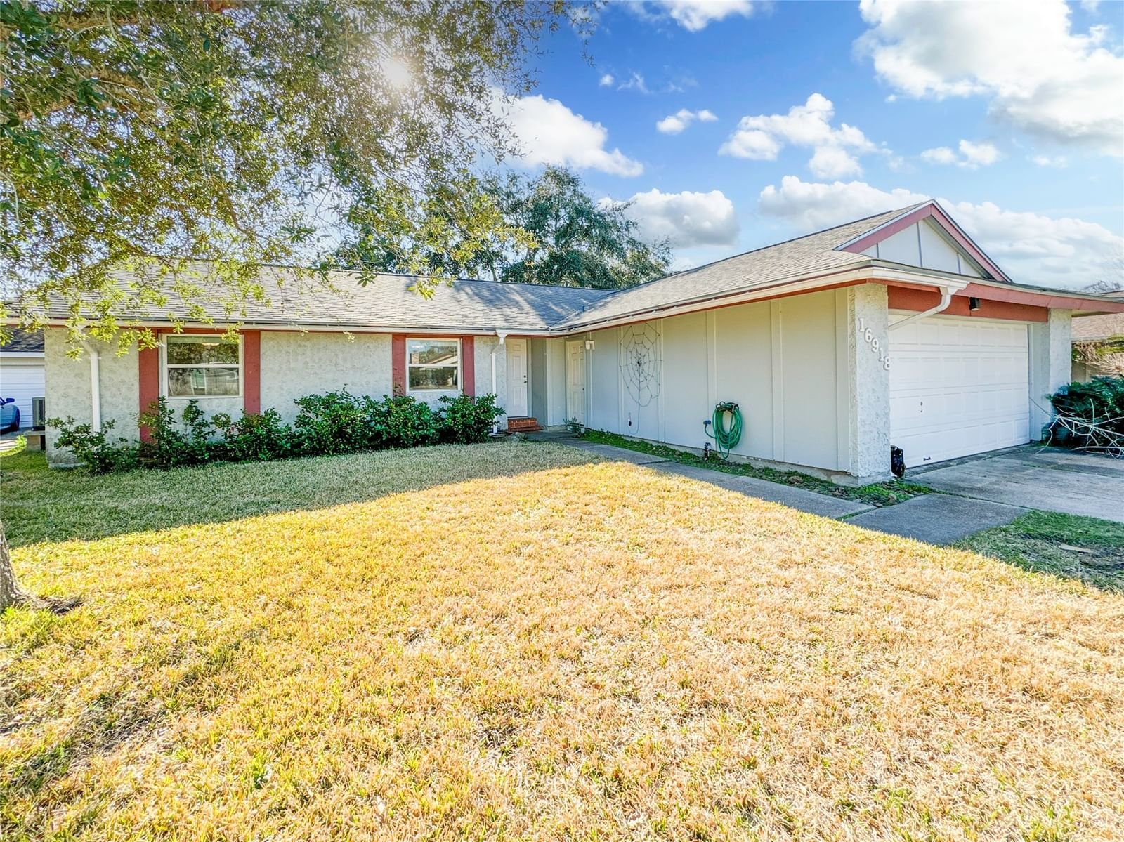 Real estate property located at 16918 Worden, Harris, Forest Bend Sec 04, Friendswood, TX, US