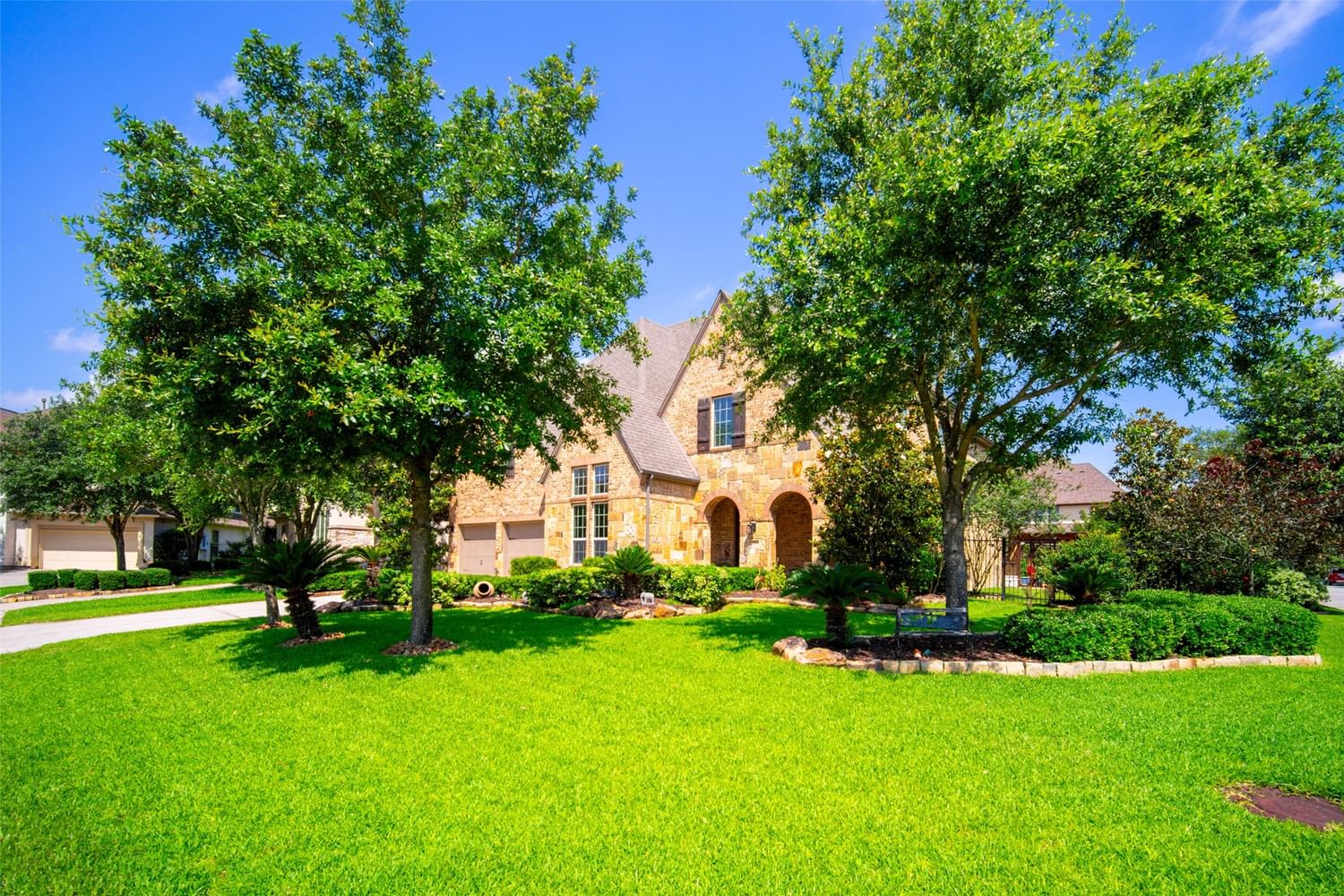 Real estate property located at 2 Shearling, Harris, The Woodlands Creekside Park, Spring, TX, US