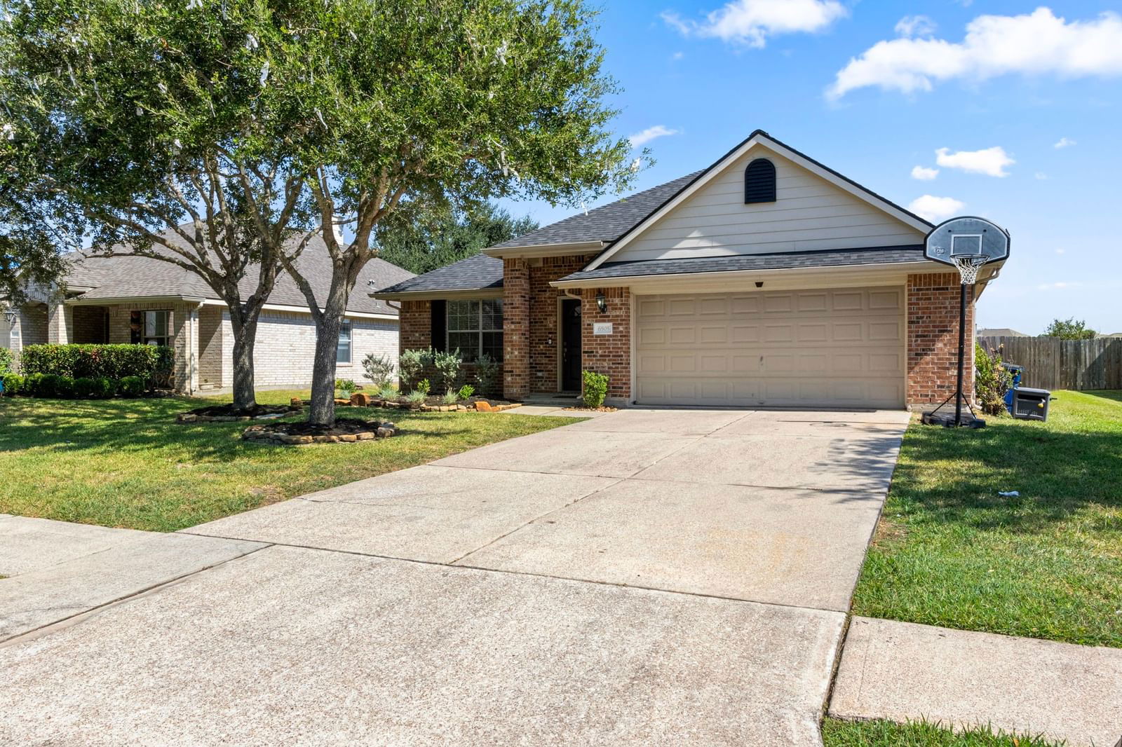 Real estate property located at 6505 Canyon Mist Ln, Galveston, BAY COLONY MEADOWS WEST SEC 2, Dickinson, TX, US