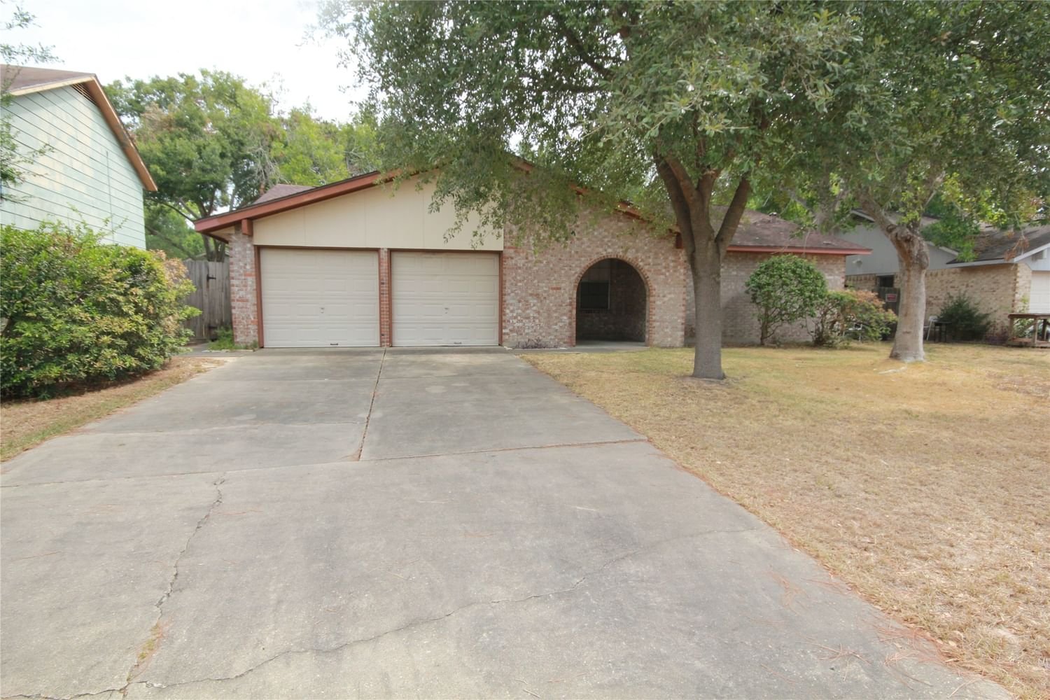 Real estate property located at 2110 Westlake, Harris, Westlake Sec 01, Houston, TX, US