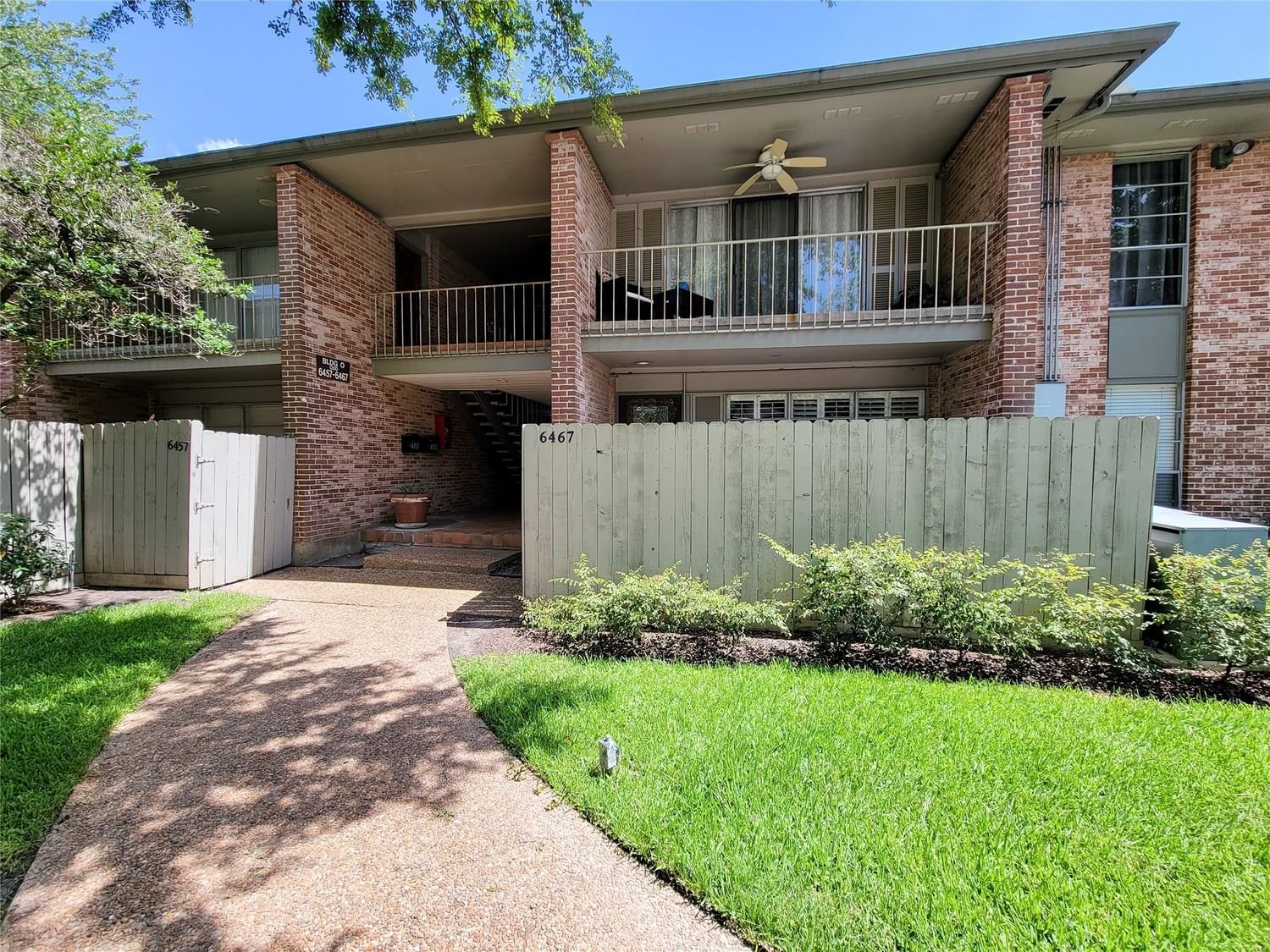 Real estate property located at 6463 Bayou Glen, Harris, KERRY GLEN, Houston, TX, US
