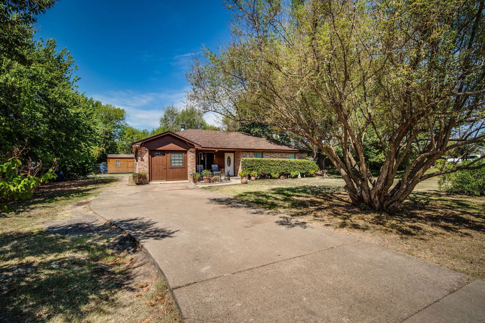 Real estate property located at 411 Bluebonnet, Ellis, Highland Meadow-Rev, Red Oak, TX, US