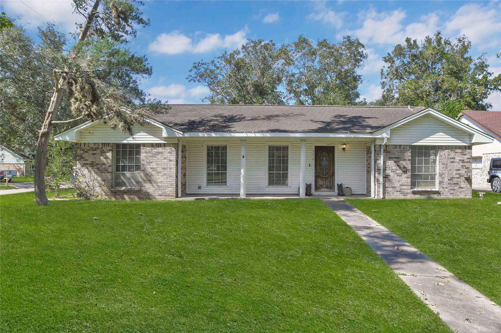 Real estate property located at 2218 Oboe, Galveston, Bayou Brae Sec 3, League City, TX, US