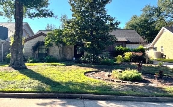 Real estate property located at 2310 Brooktree Dr, Harris, Houston, TX, US