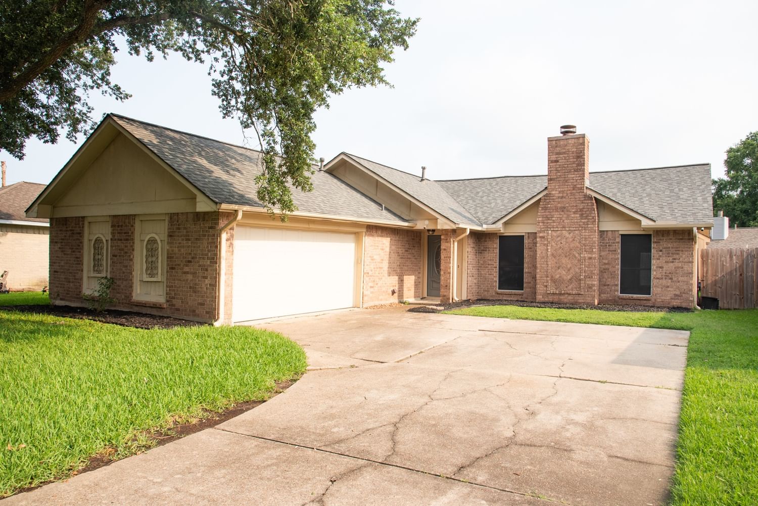 Real estate property located at 10825 Idlewood, Harris, Fairmont Park East Sec 03 R/P, La Porte, TX, US