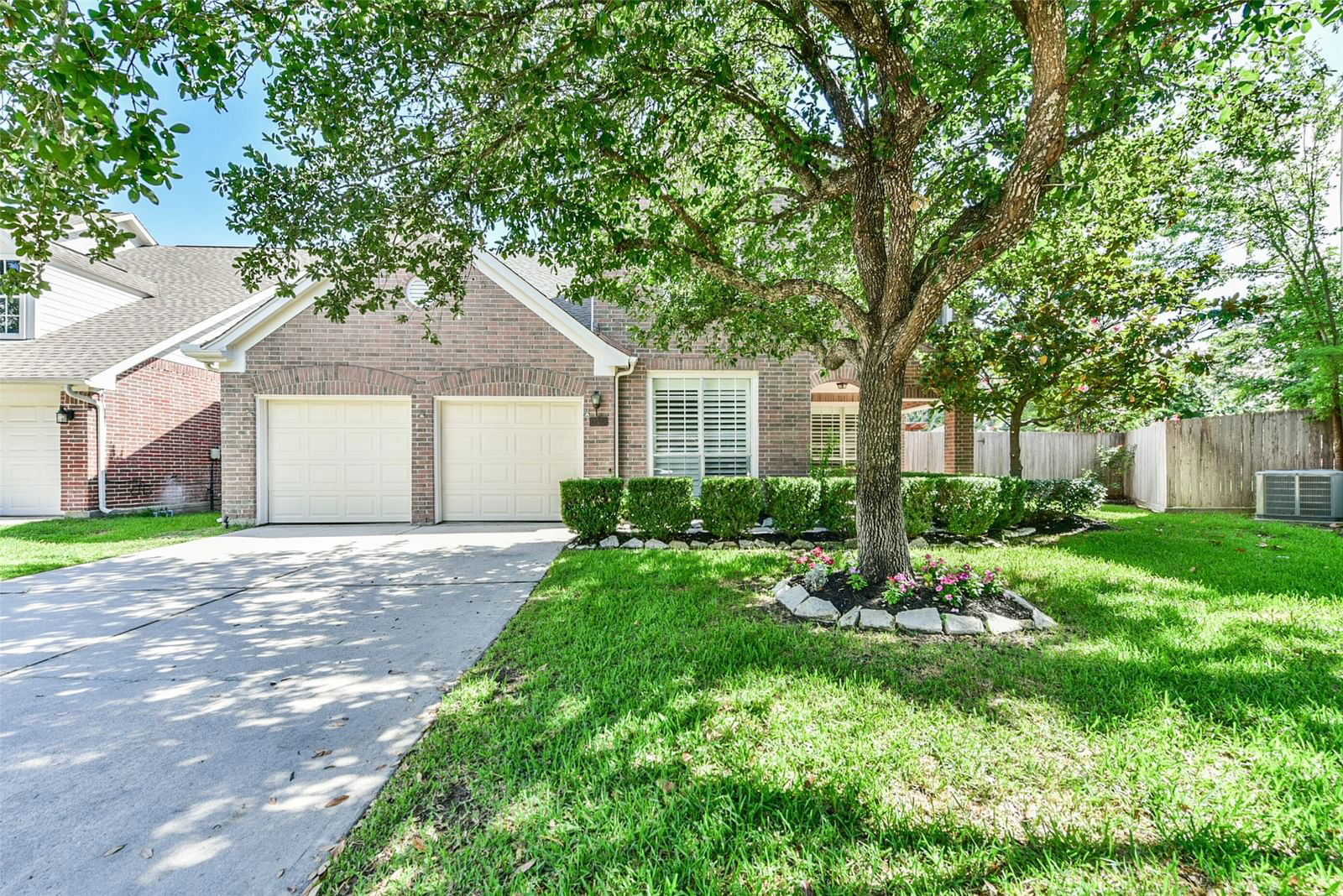 Real estate property located at 11406 Parkriver, Harris, Lakewood Crossing, Houston, TX, US