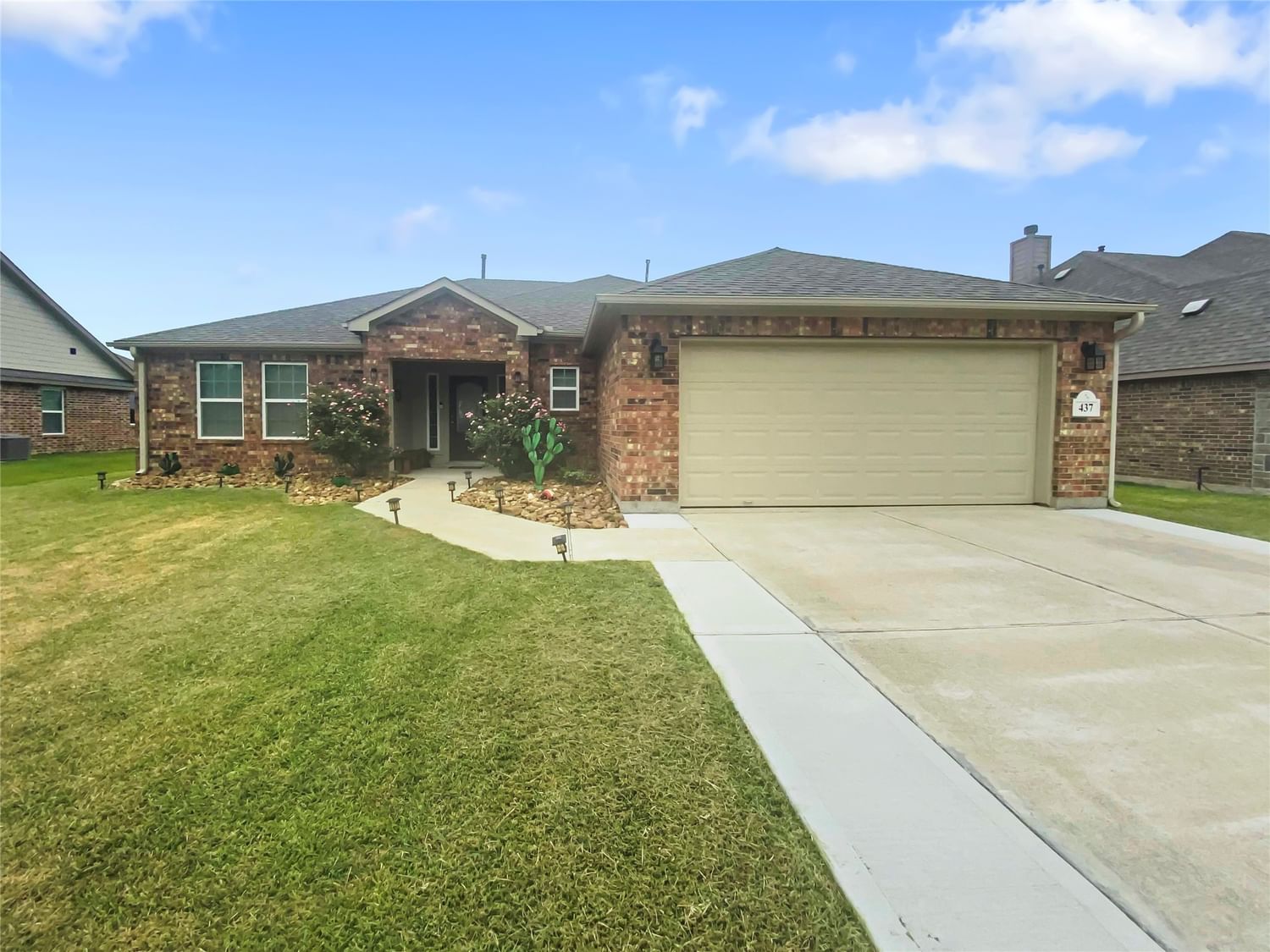 Real estate property located at 437 Twin Lakes, Brazoria, West Columbia, TX, US
