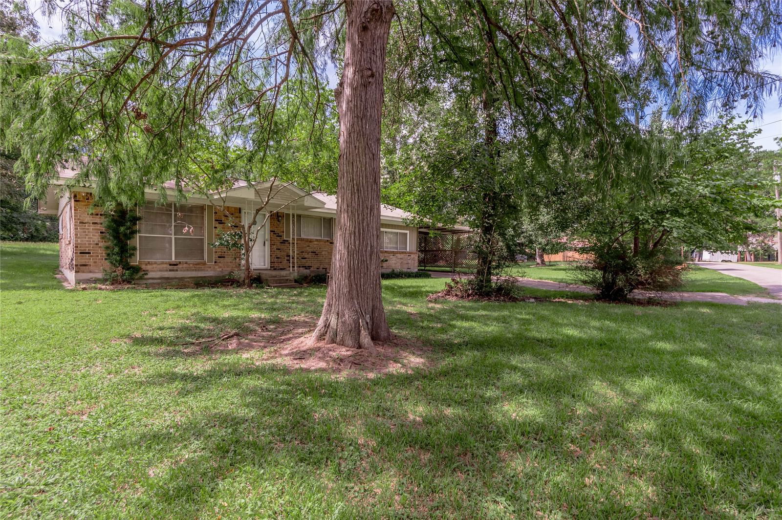 Real estate property located at 440 Lakeside, Trinity, Hillwood Acres Sec B, Trinity, TX, US