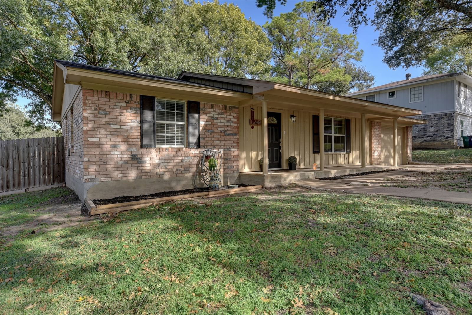 Real estate property located at 1604 Eldon, Washington, Meadow Park Sec II, Brenham, TX, US