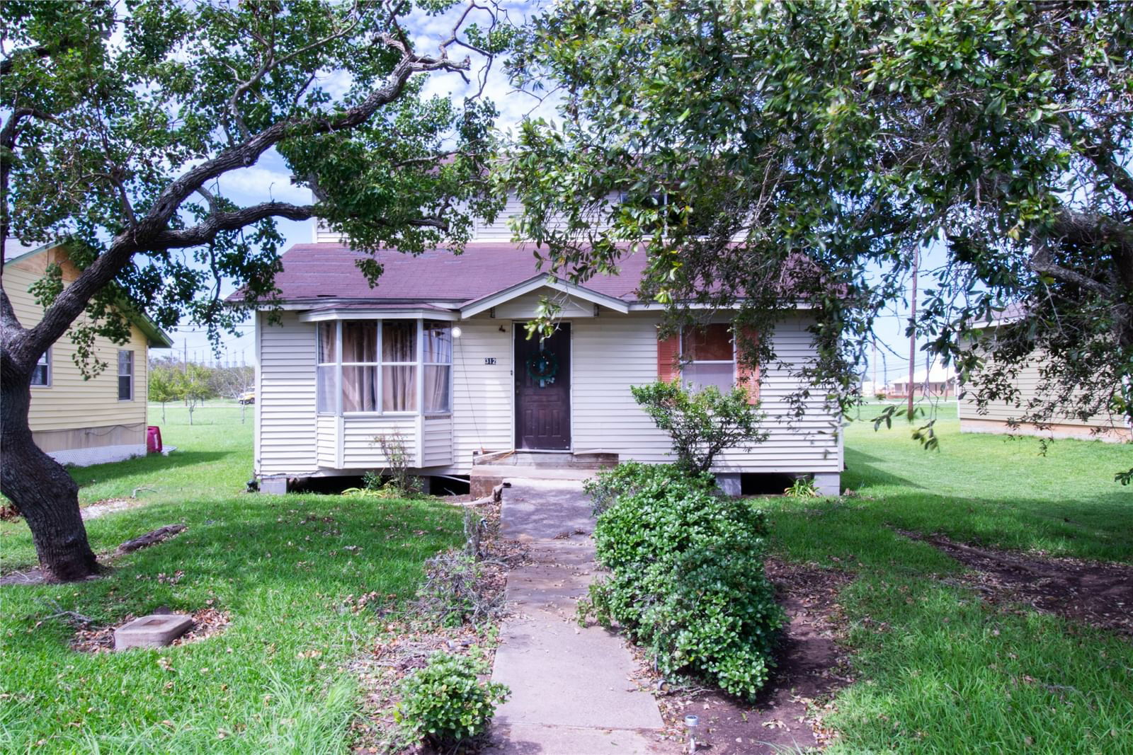 Real estate property located at 312 Avenue F, Brazoria, Velasco Freeport, Freeport, TX, US