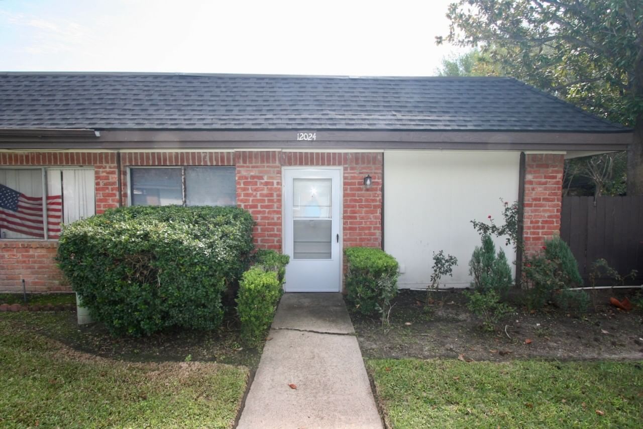 Real estate property located at 12024 Mighty Oak A, Harris, Capistrano Villas North T/H, Houston, TX, US