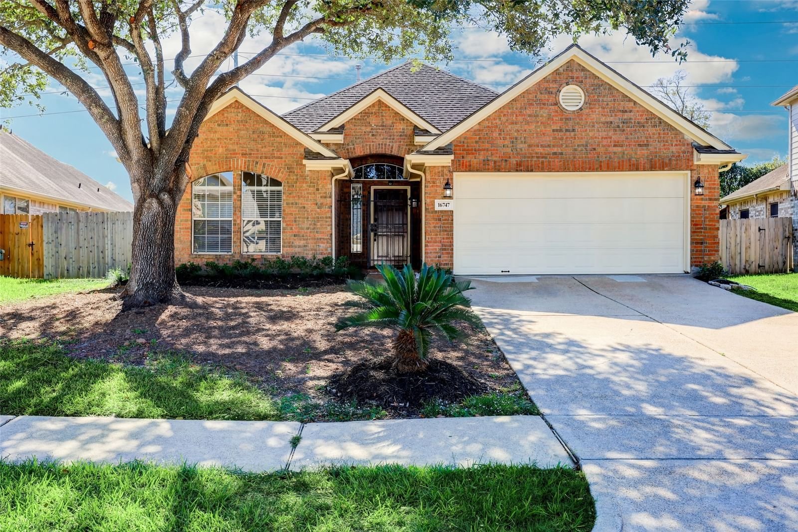 Real estate property located at 16747 Village View, Fort Bend, Sugar Land, TX, US