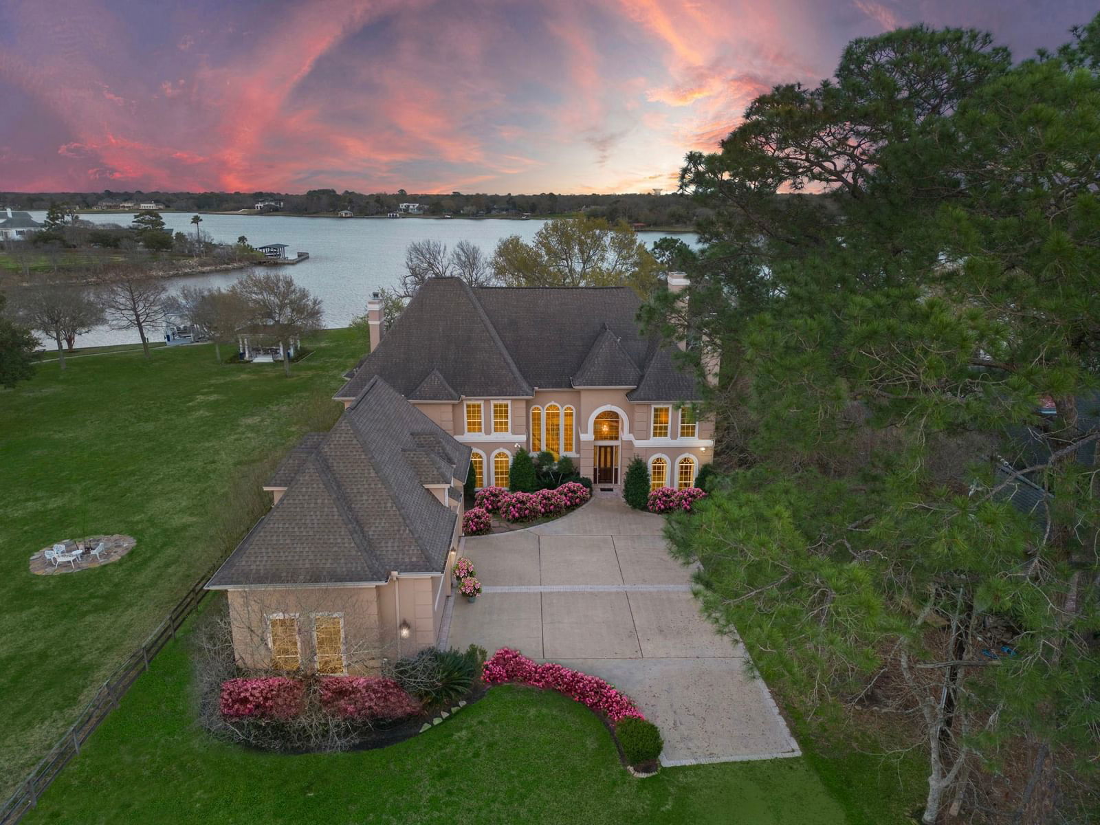 Real estate property located at 458 Kirby, Harris, Roy Iles Lake Estates, Seabrook, TX, US