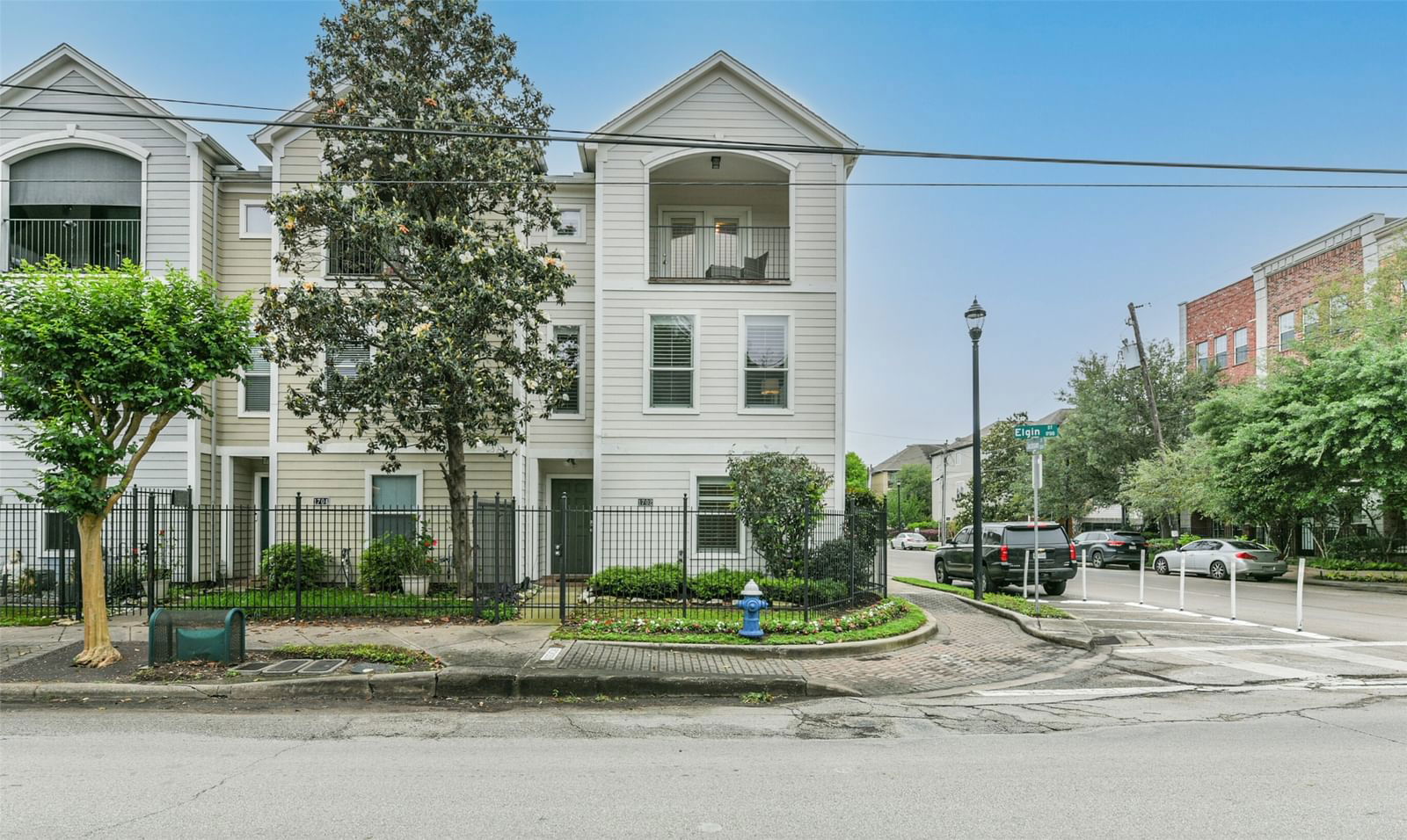 Real estate property located at 1702 Elgin, Harris, Elgin Square Twnhms, Houston, TX, US