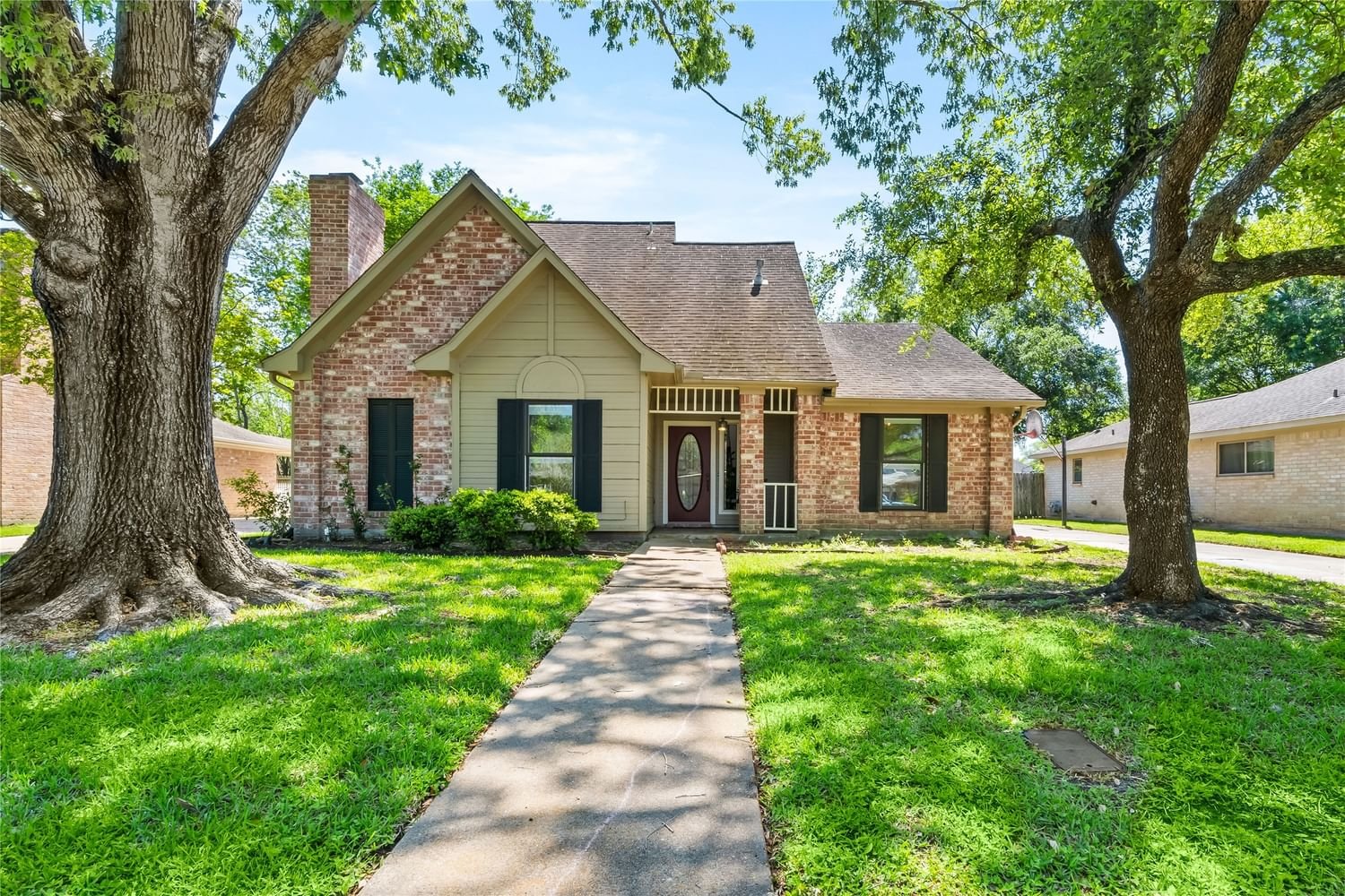 Real estate property located at 518 Rozelle, Fort Bend, Sugarmill Sec 2, Sugar Land, TX, US