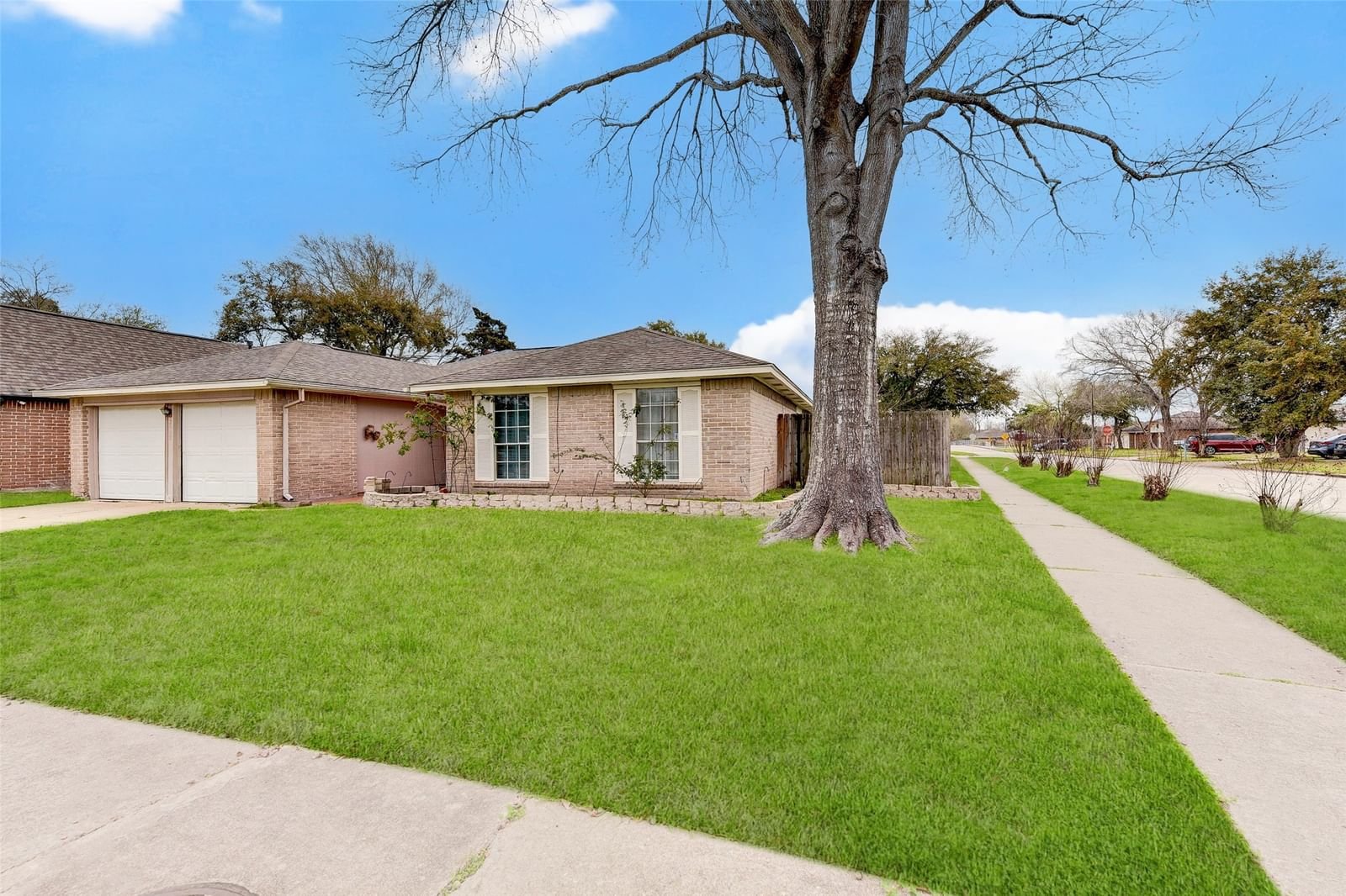 Real estate property located at 2602 Strait, Harris, Westlake Place Sec 01, Houston, TX, US