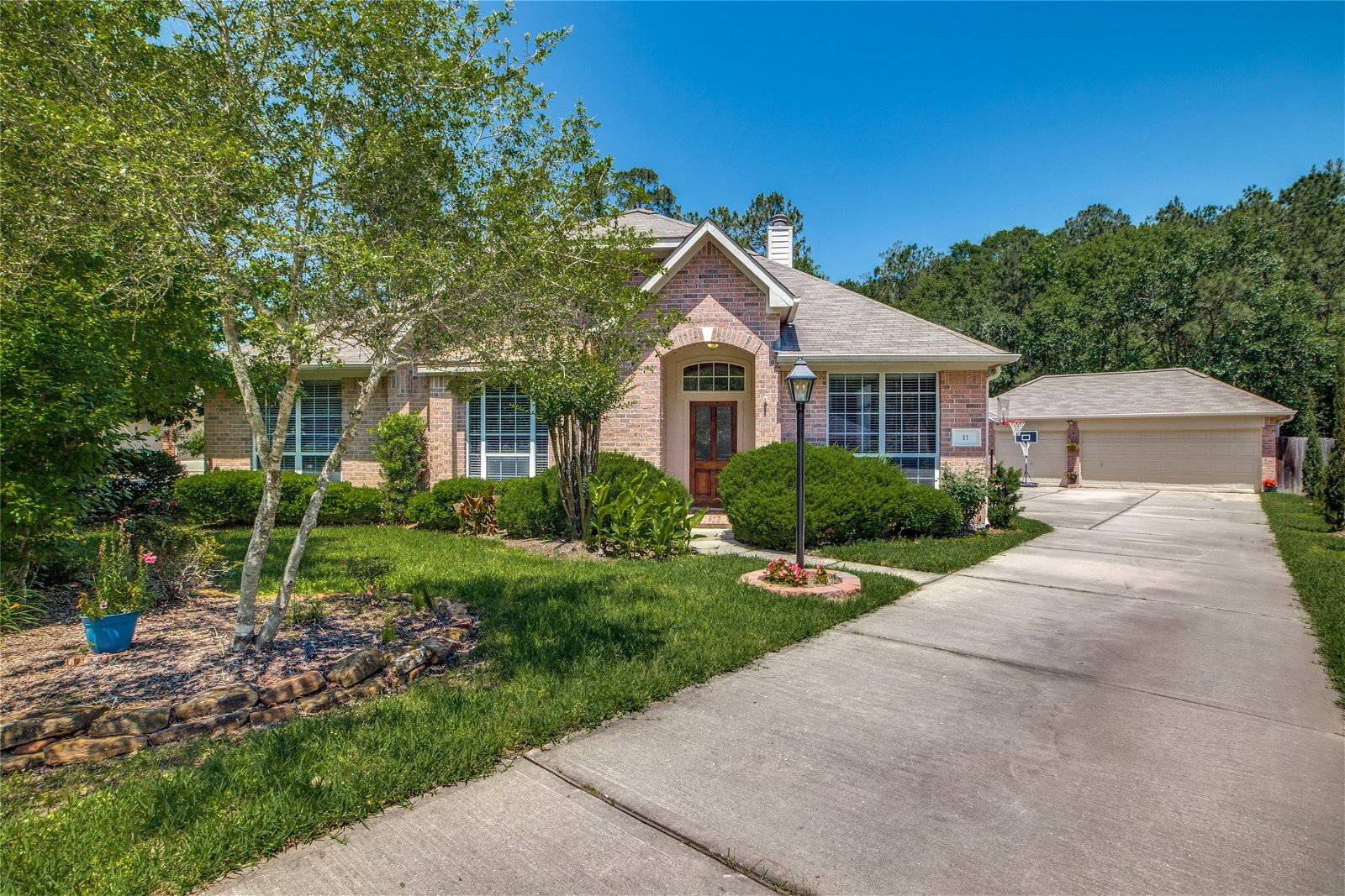 Real estate property located at 11 Acacia Park, Montgomery, The Woodlands, TX, US