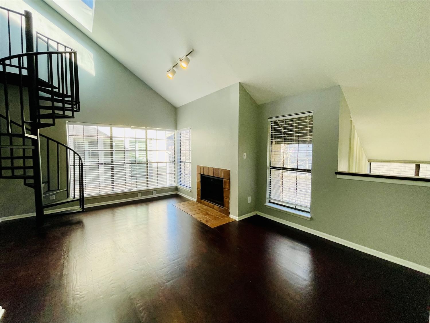 Real estate property located at 4921 Feagan #27, Harris, Durham Park T/H Ph 02, Houston, TX, US