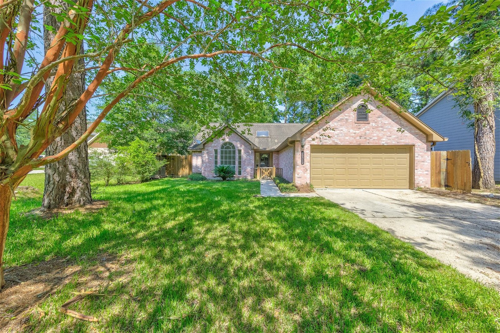 Real estate property located at 10512 Chateau, Montgomery, Conroe, TX, US