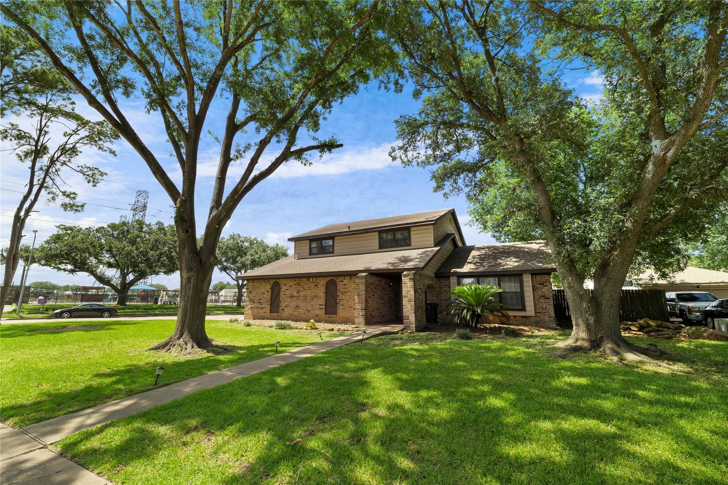 Real estate property located at 11946 Brighton, Fort Bend, Meadows Sec 2, Meadows Place, TX, US