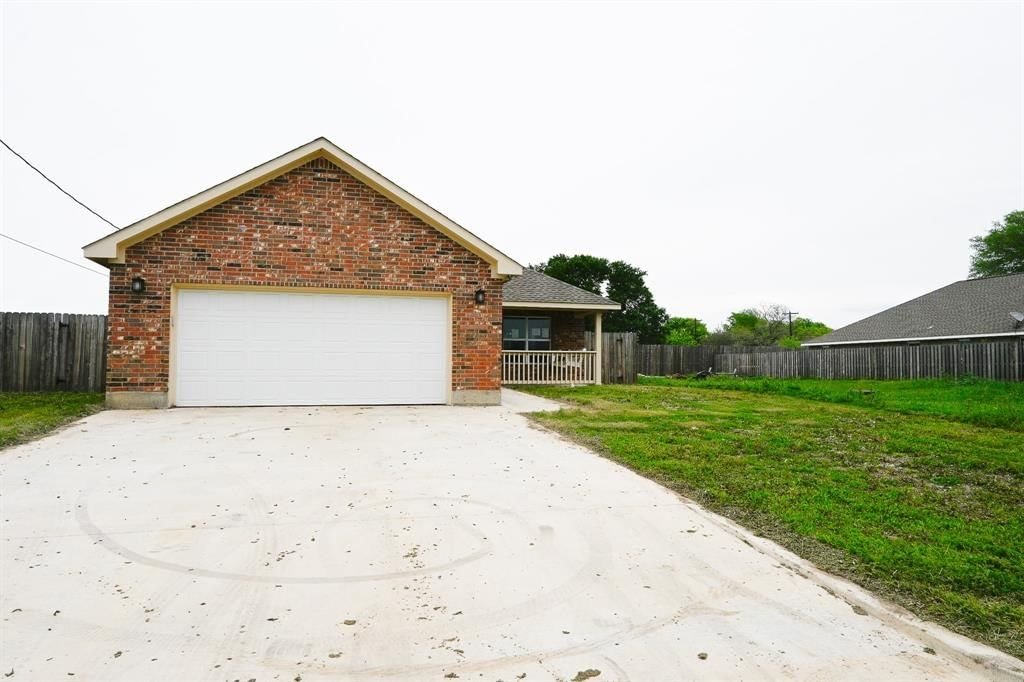Real estate property located at 435 Galveston, Lee, Shade Tree Sub, Giddings, TX, US