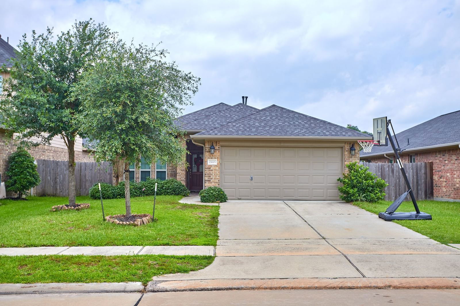 Real estate property located at 15615 Whispering Green, Harris, Park Crk Sec 04, Cypress, TX, US