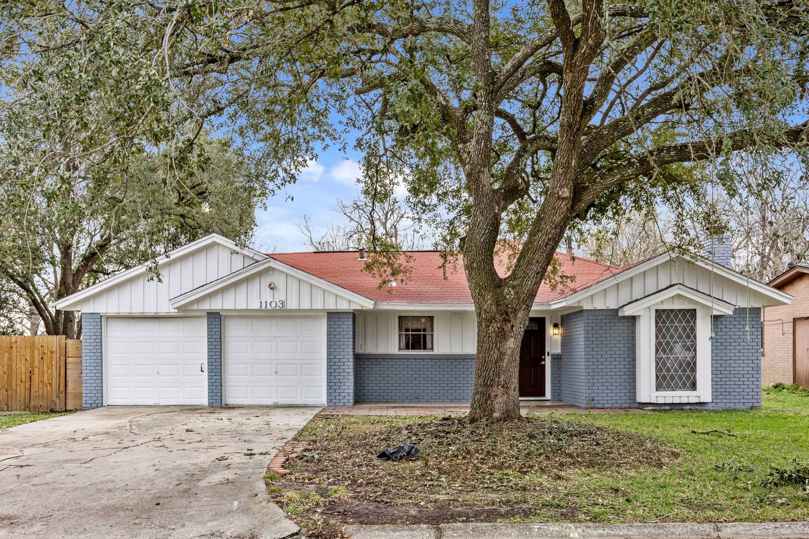 Real estate property located at 1103 Vine, Harris, Holly Hills Sec 01, Baytown, TX, US