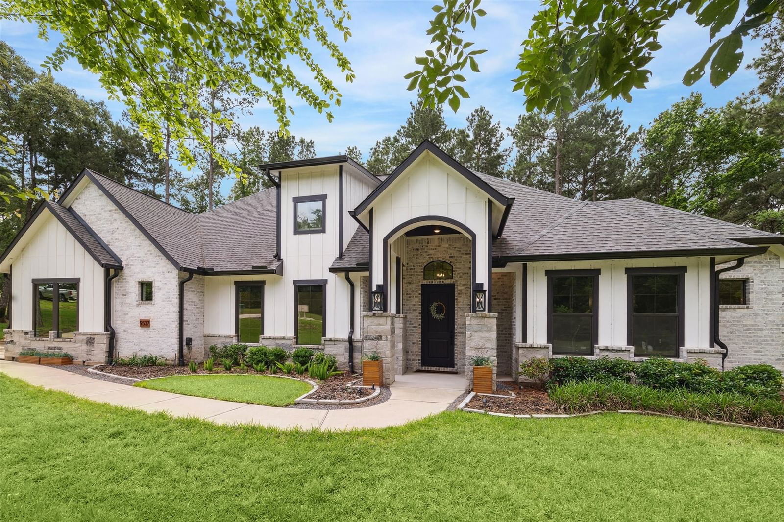 Real estate property located at 9537 Longmire Oaks, Montgomery, Longmire Creek Estates 02, Conroe, TX, US