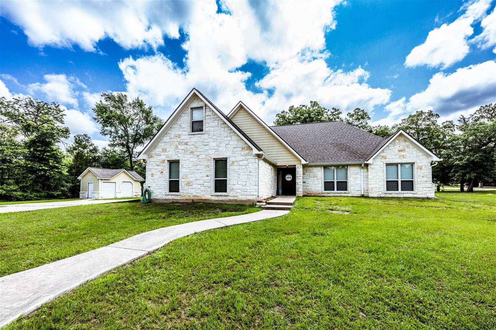 Real estate property located at 116 Heritage Oak Dr, Walker, Huntsville, TX, US