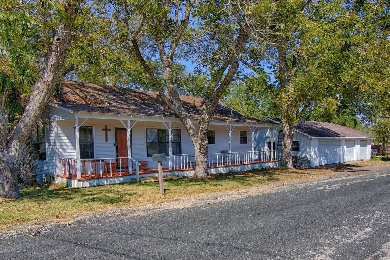 Real estate property located at 411 Bohlmann, Fayette, City Of Schulenburg 497, Schulenburg, TX, US