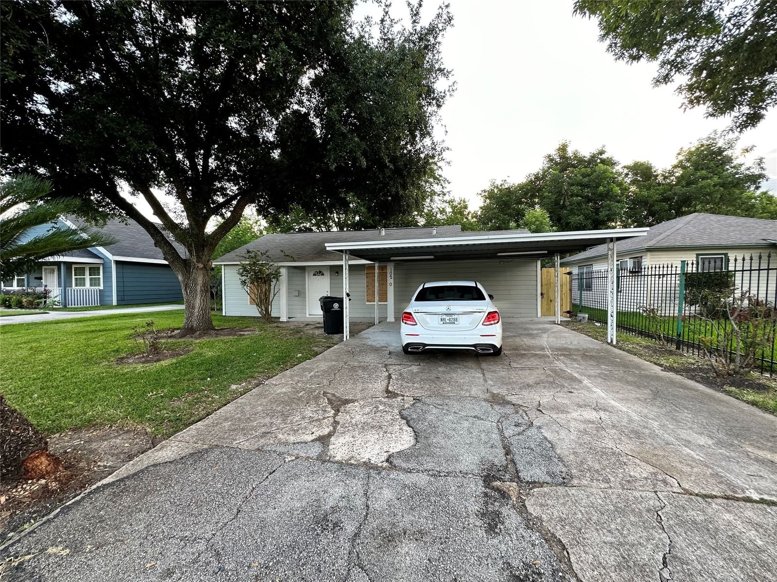Real estate property located at 10210 Ashville, Harris, Scottcrest, Houston, TX, US