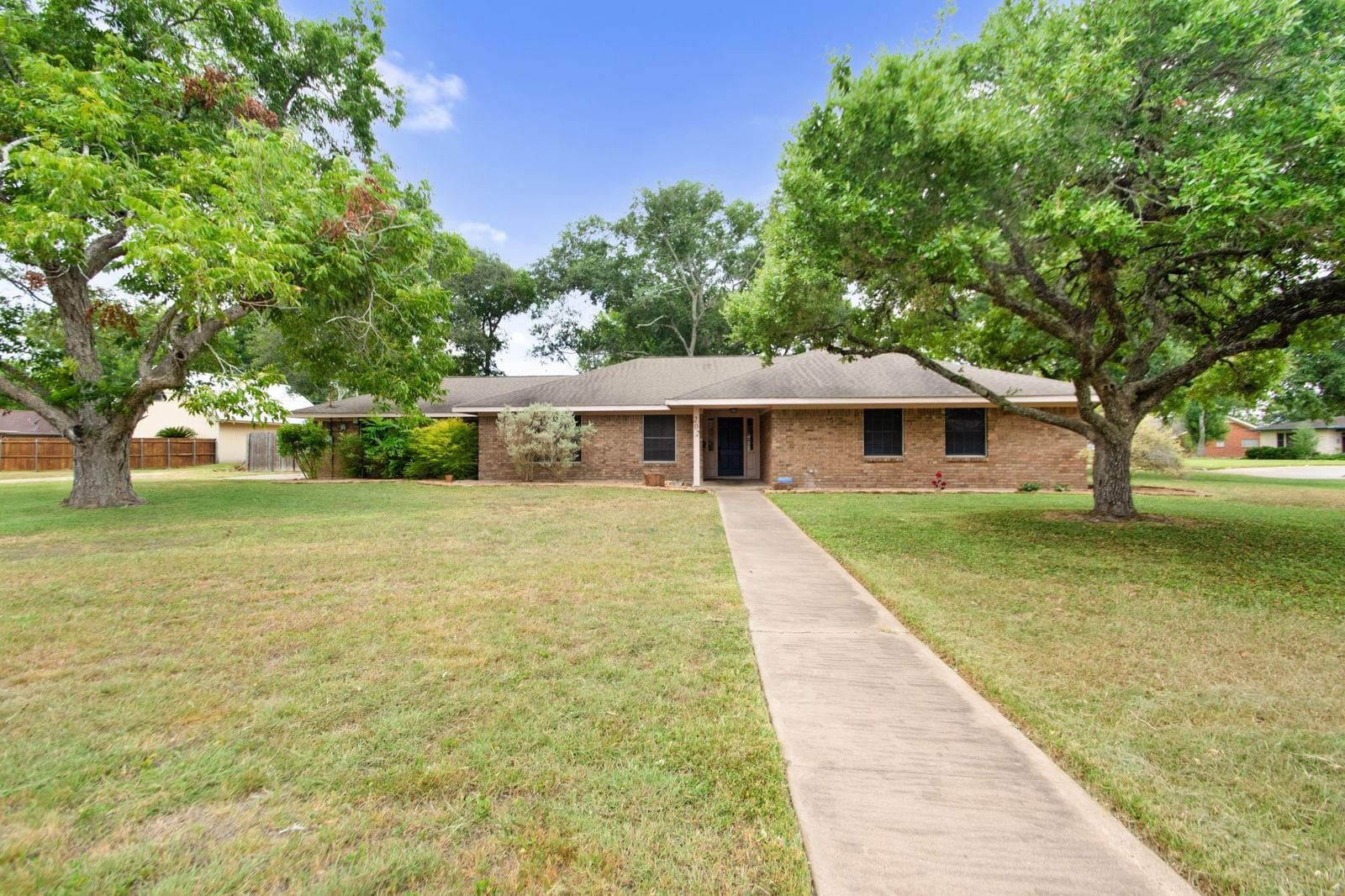 Real estate property located at 202 W West, Wharton, Bailey, El Campo, TX, US