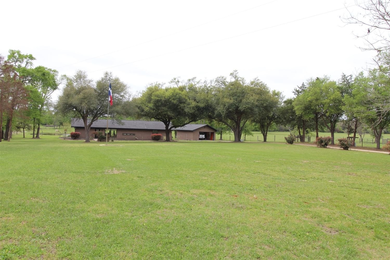 Real estate property located at 611 Private Road 1007, Burleson, N/A, Caldwell, TX, US