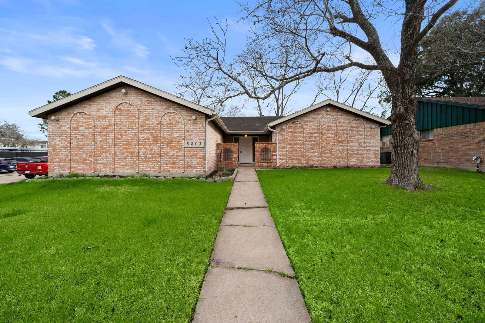 Real estate property located at 8803 Jackwood, Harris, Sharpstown Country Club Terrace 03, Houston, TX, US