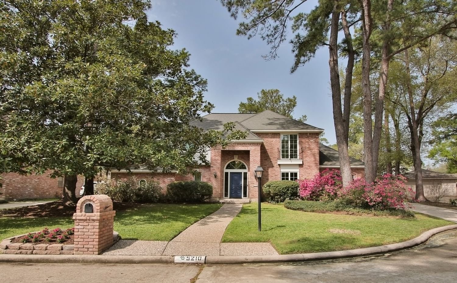 Real estate property located at 5210 Westerham, Harris, Huntwick Forest Sec 05, Houston, TX, US